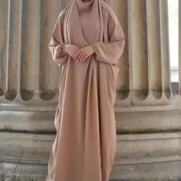 Jilabib longue robe avec hijab Kaki.