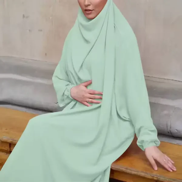 Jilabib longue robe avec hijab menthe.