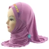 Hijab à fleur pour petites filles.