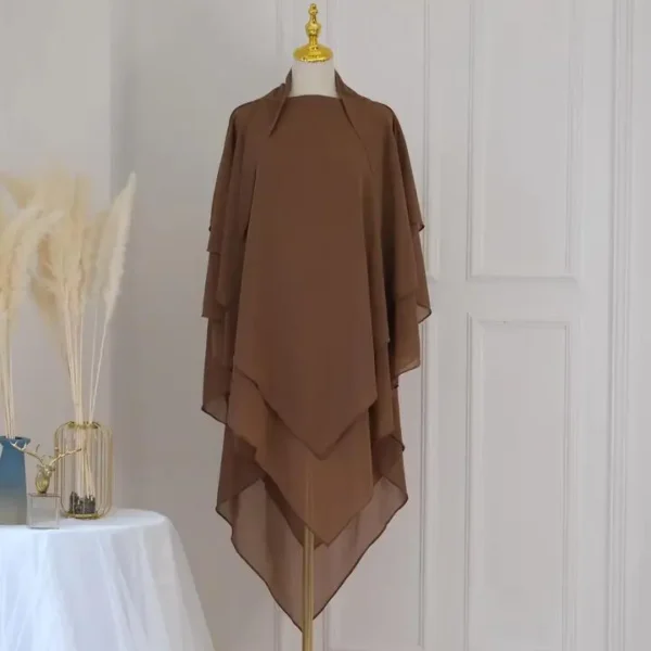 Très beau Khimar voile marron en 3 couches polyester.