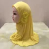 Hijab en dentelle à fleur pour petite fille dec 2 à 7 ans.